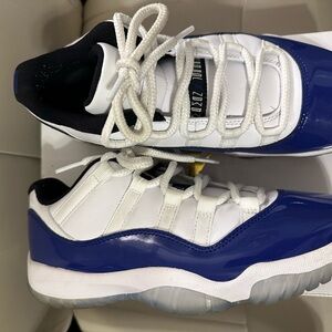 Women’s Jordan size 8